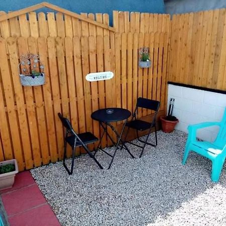 1Bedroom Self Contained Apartment Ennis Bagian luar foto