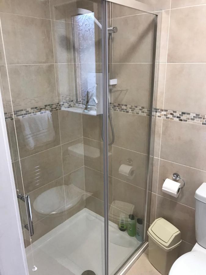 1Bedroom Self Contained Apartment Ennis Bagian luar foto