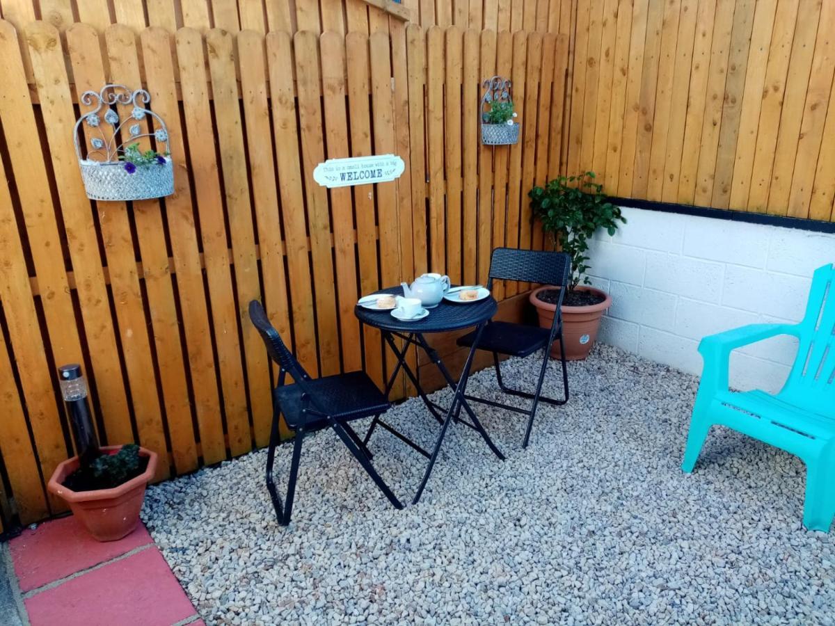 1Bedroom Self Contained Apartment Ennis Bagian luar foto